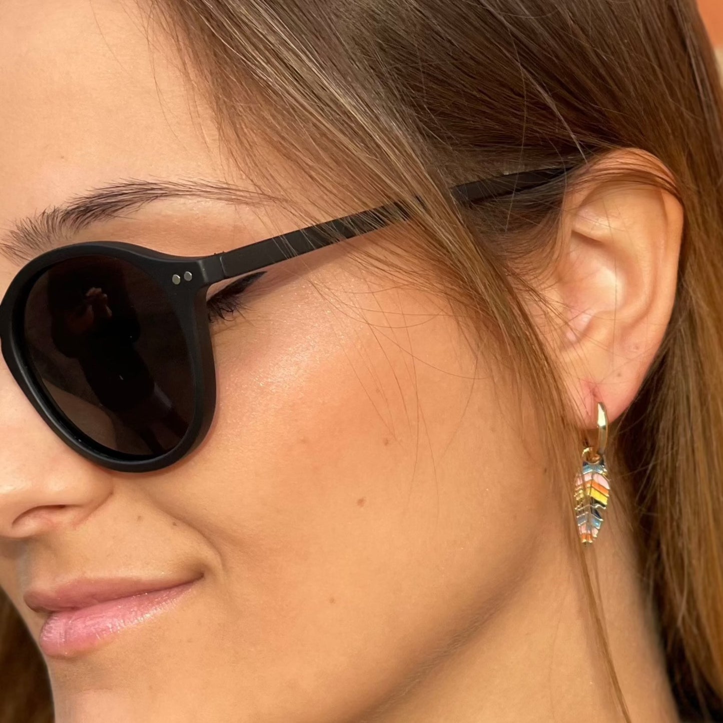 Multicolor narrow hoop