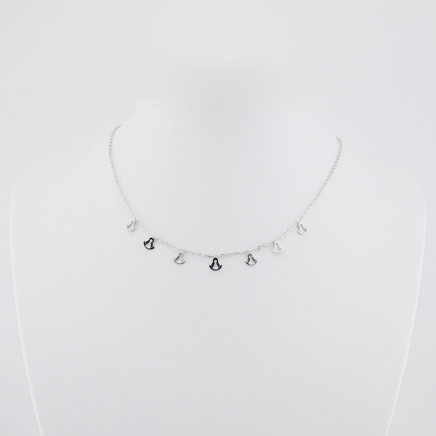Collar Siluetas